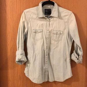 [AMERICAN EAGLE] denim button down.
